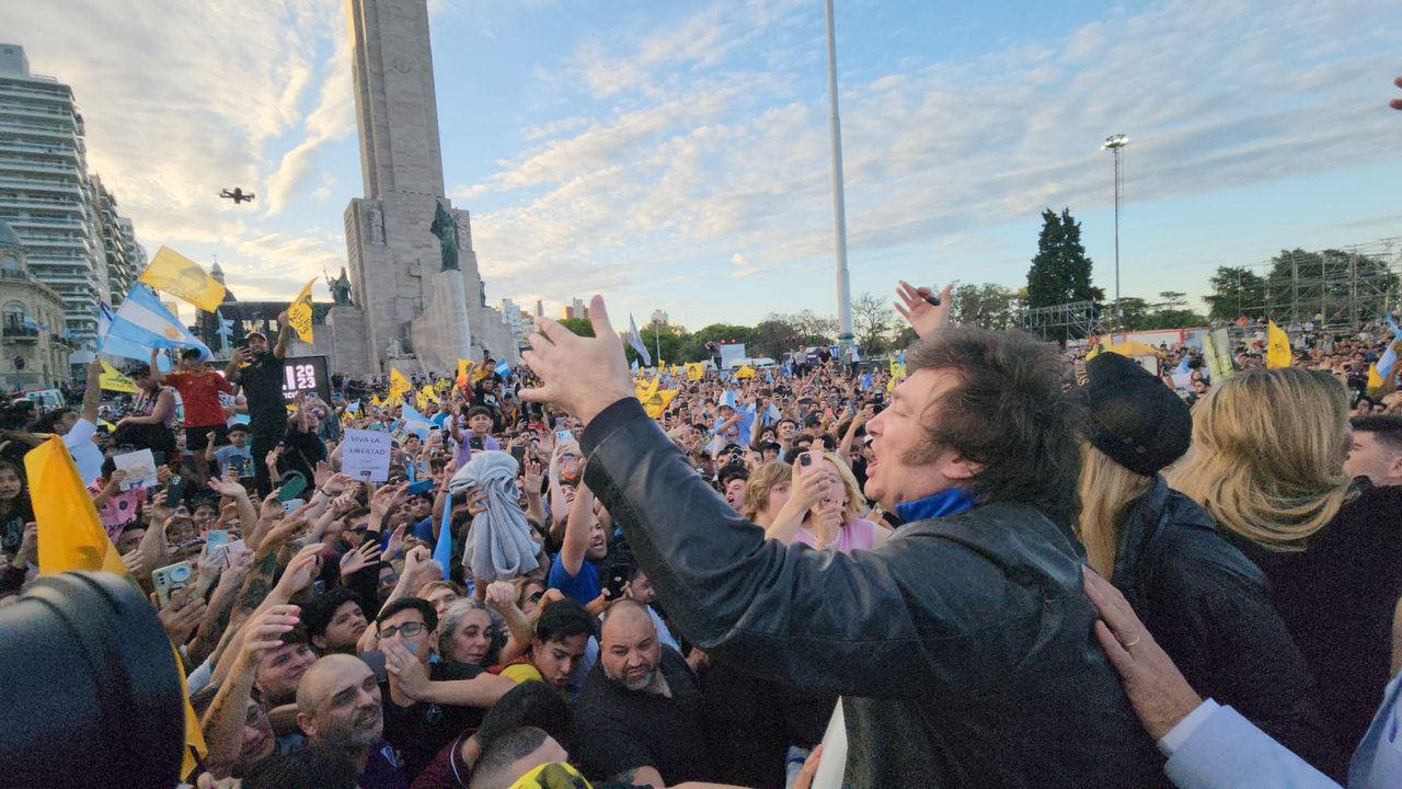 Los motivos detrás de la confrontación de Milei, la caída en redes y el malestar de la militancia digital