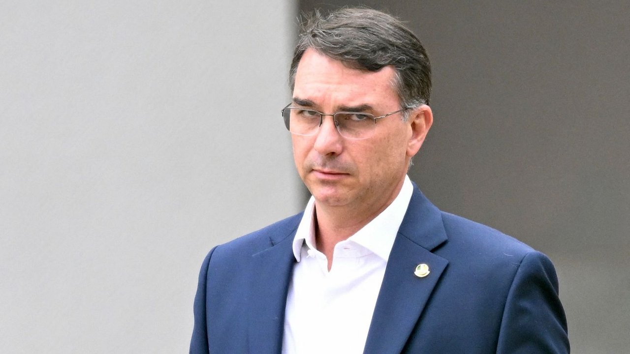 Electorado en la mira: Flávio Bolsonaro atribuyó los aranceles de EE.UU. a Lula