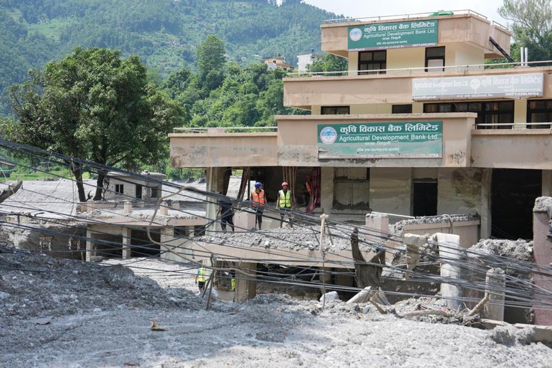 Nepal: la cifra de muertos asciende a más de 900 tras el colapso glaciar