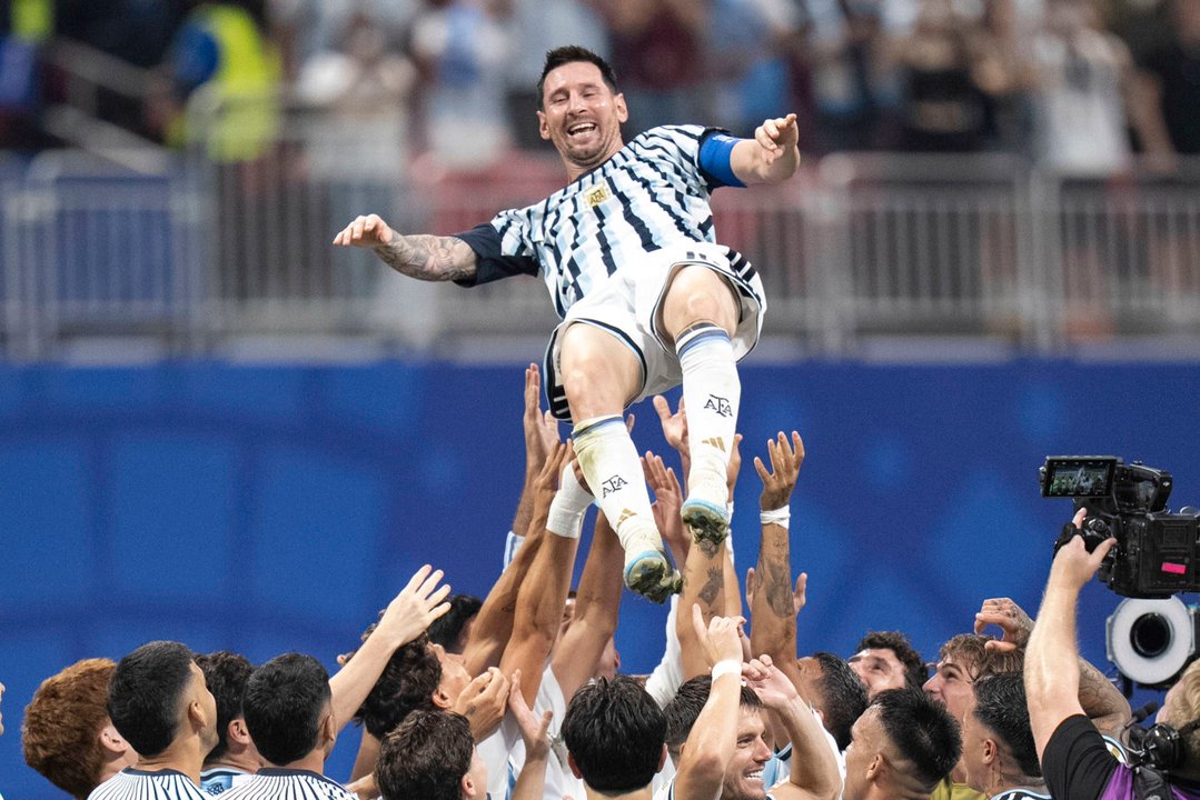 De la frustración, al orgullo y agradecimiento eterno: el contraste entre los dos retiros de Messi en la Selección