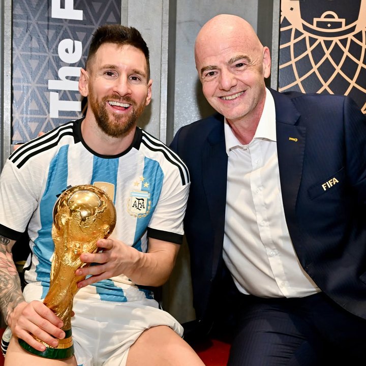 Infantino rinde homenaje a Messi tras su retiro de la Selección
