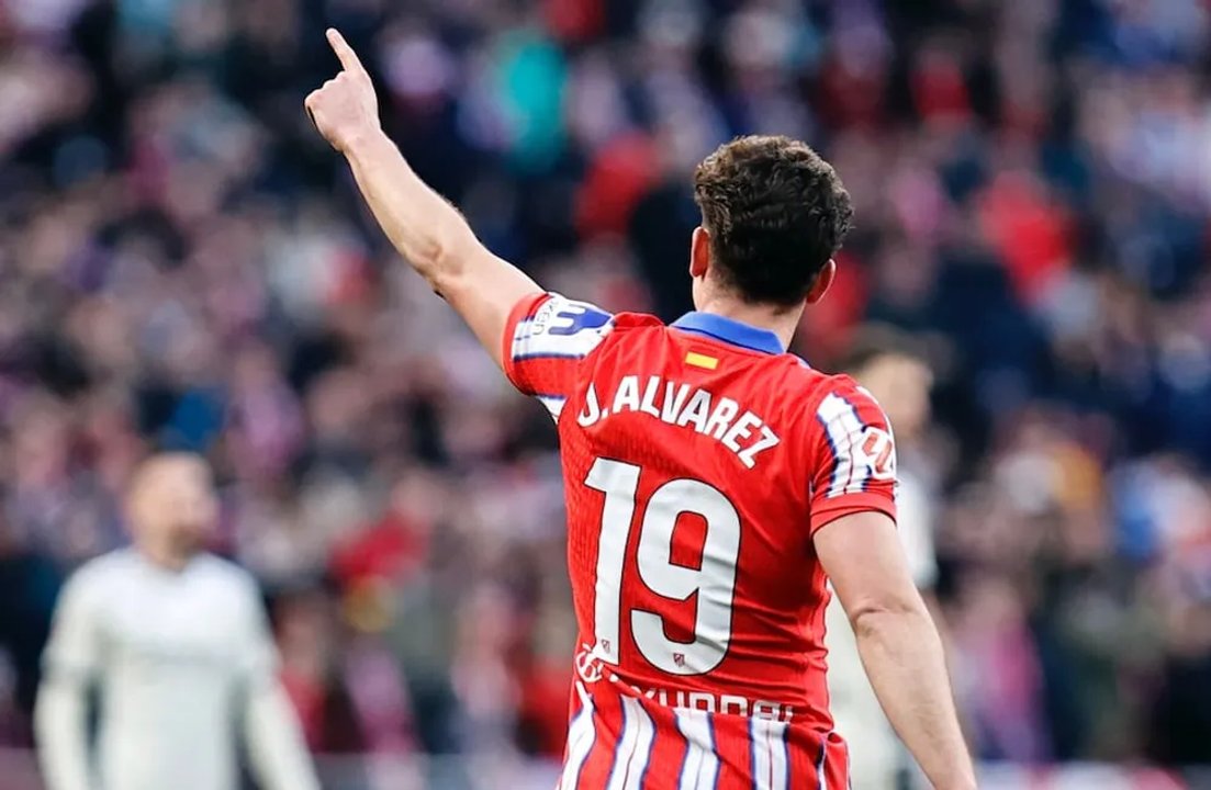 Julián Álvarez se queda en el Atlético de Madrid tras un tenso mercado de pases
