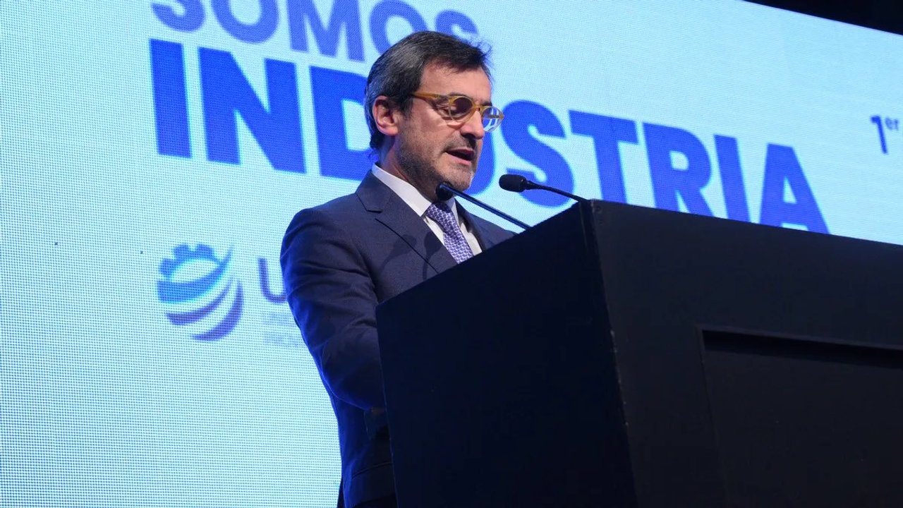 Acto por el Día de la Industria en planta farmacéutica de Malvinas Argentinas