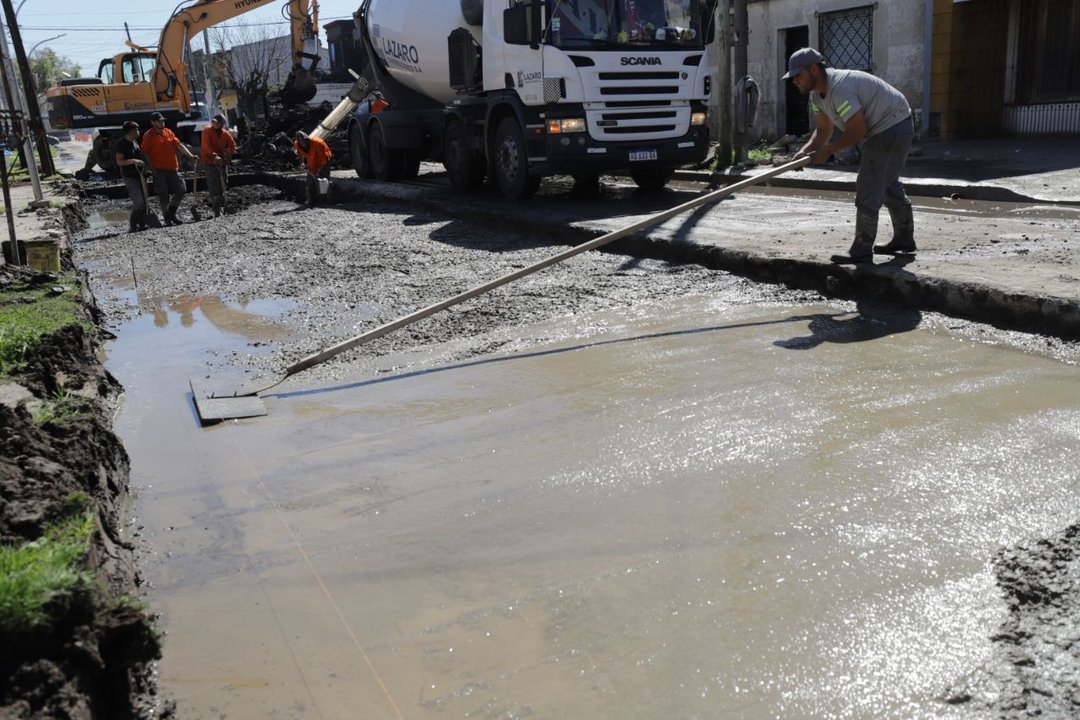 Lanús sigue con las obras del Plan de Pavimentación en el distrito