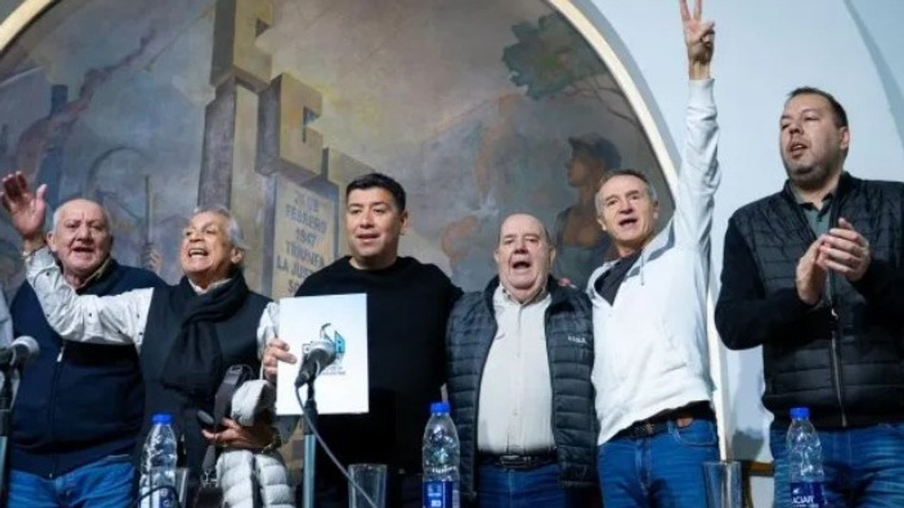 Acto de la CGT por el Día de la Industria en el salón Felipe Vallese