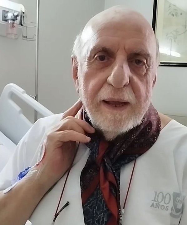 Horacio Pagani tras la operación de colocación de stent