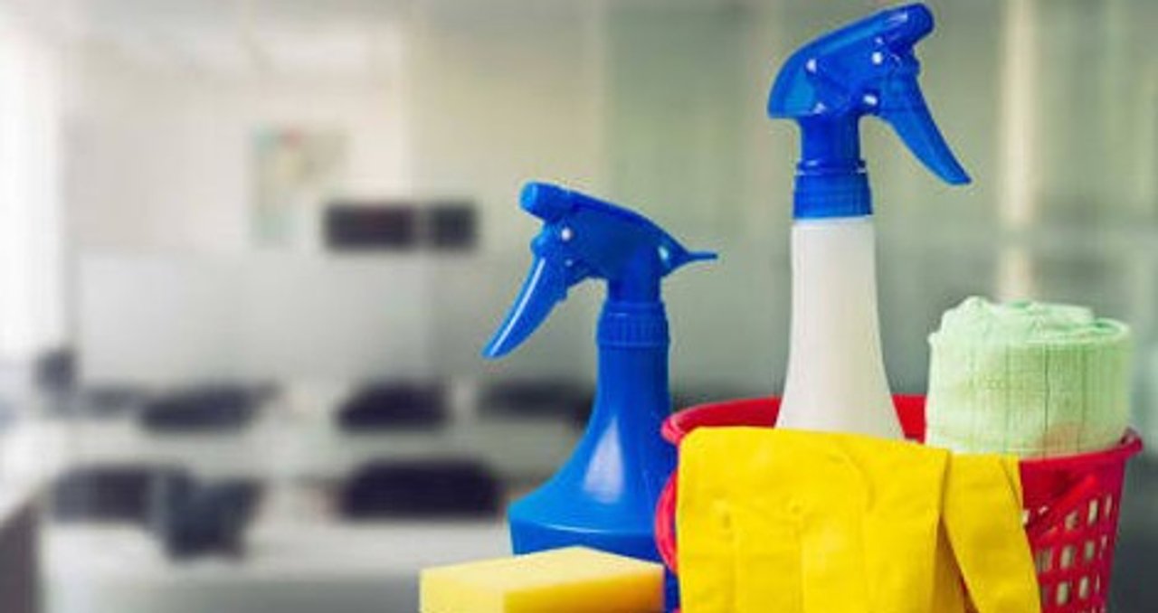 ANMAT prohibió la venta de productos de limpieza de dos marcas y de insumos médicos