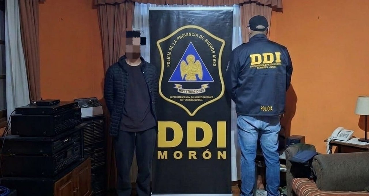 Un profesor de guitarra fue detenido tras ser acusado de captar, por redes sociales, a menores con fines sexuales