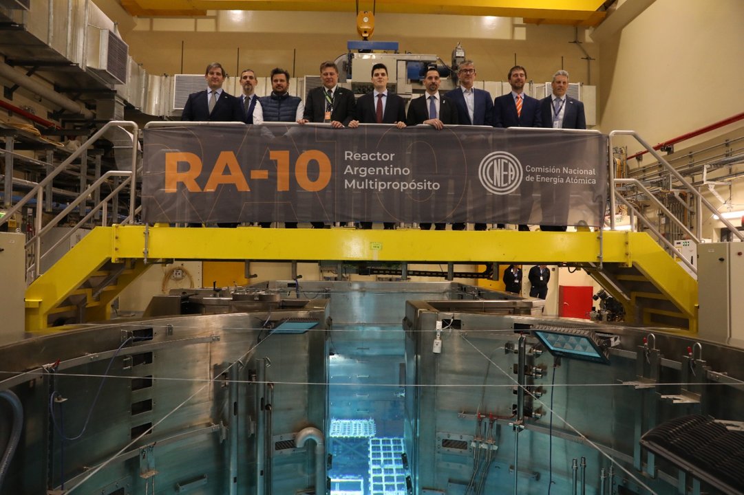 El Gobierno confirmó que el reactor RA-10 comenzará a operar en 2027 y sumará inversión privada