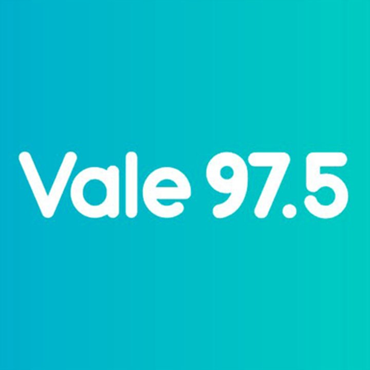 Equipo de trabajo de Alpha Media y FM Vale 97.5