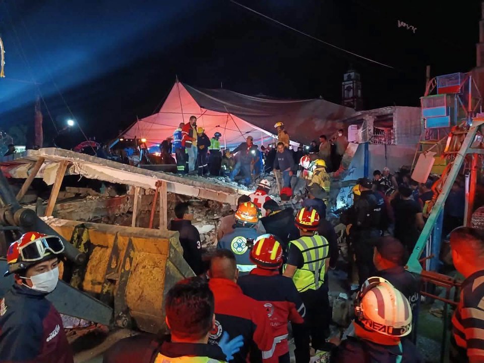 Operativo de rescate tras explosión en iglesia de Temascalcingo, México