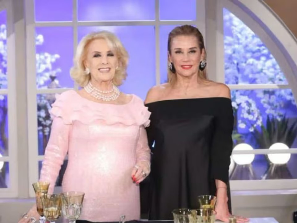 "Por salir y tomar tanto frío": la palabra de Marcela Tinayre tras la internación de Mirtha Legrand