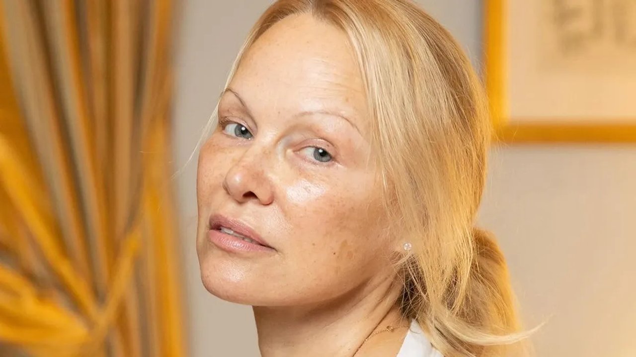 Pamela Anderson durante la gala de amfAR en Venecia