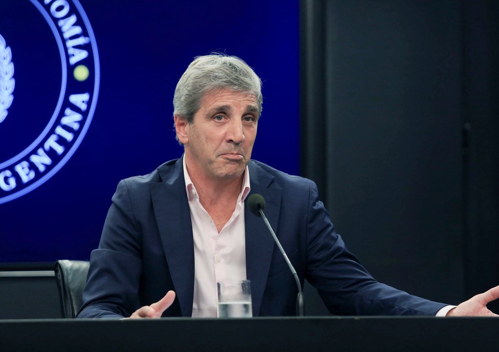 Luis Caputo durante una charla en la Universidad Torcuato Di Tella