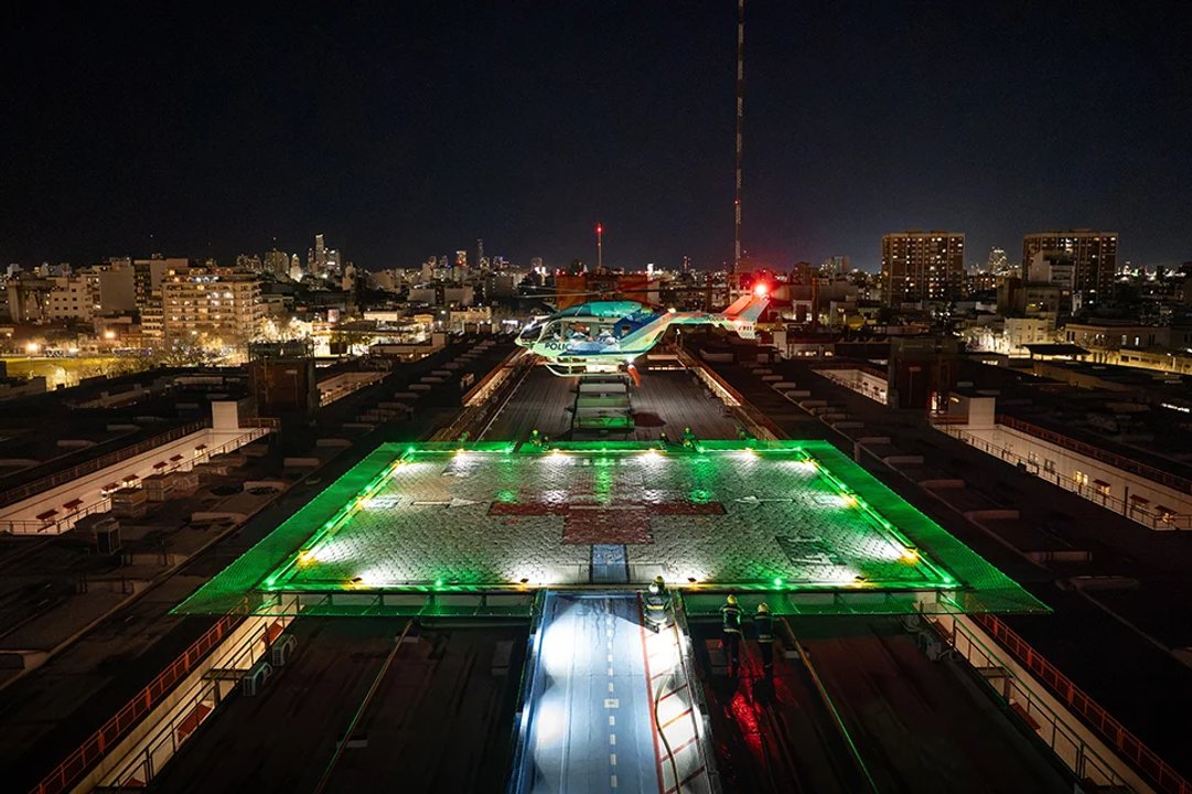 El Hospital Garrahan concretó su primer traslado aéreo nocturno en más de diez años