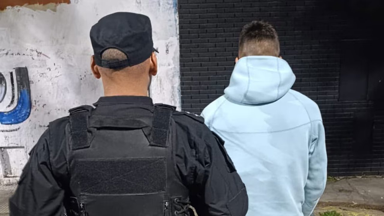 Detienen a juvenil de Newell's por tenencia ilegal de arma en Rosario