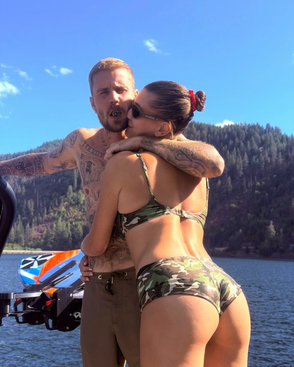 Justin y Hailey Bieber celebran su aniversario en Canadá