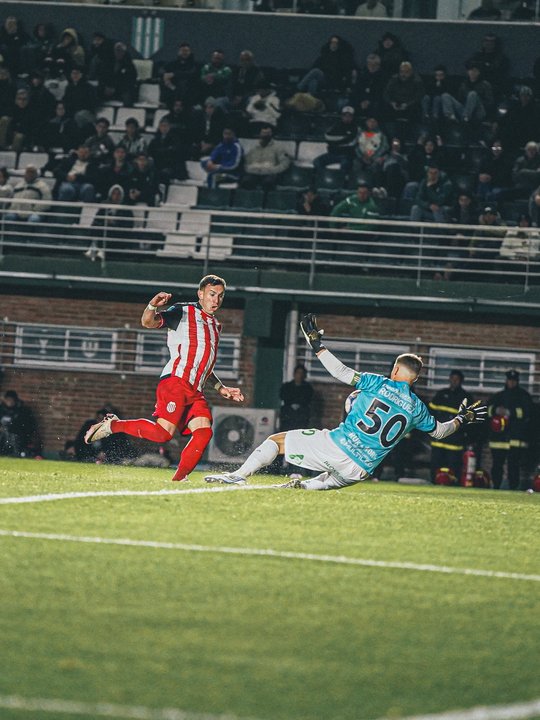 Barracas Central y Banfield empatan en un intenso duelo del Clausura
