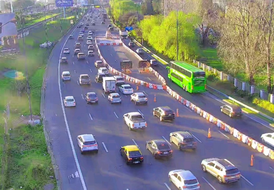 Continúan las demoras en la avenida Lugones por obras de Metrogas