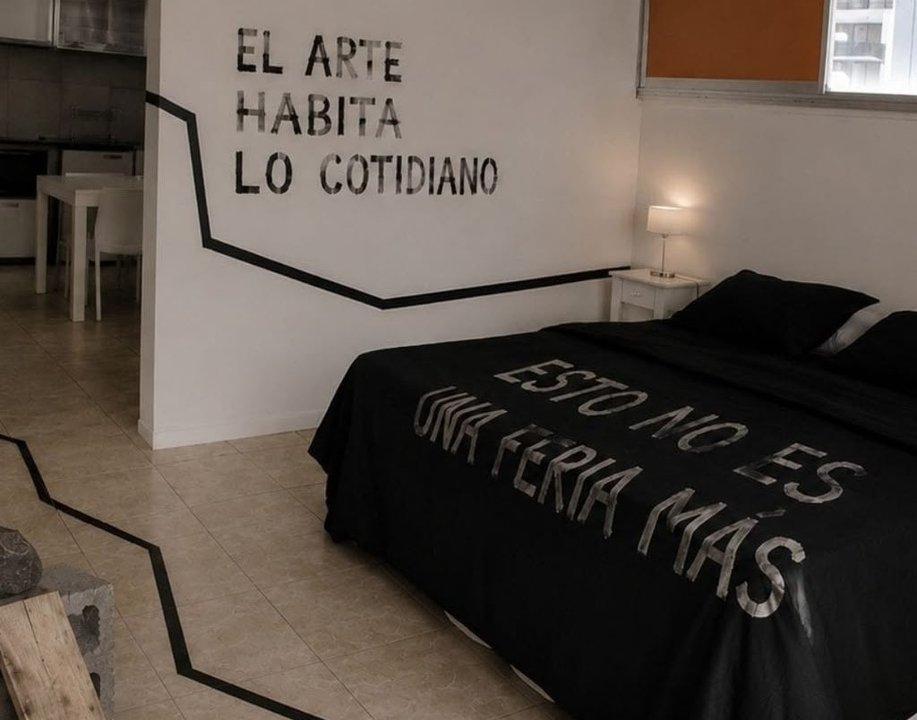 Al Hueso: una feria de arte que se instala en un edificio habitado