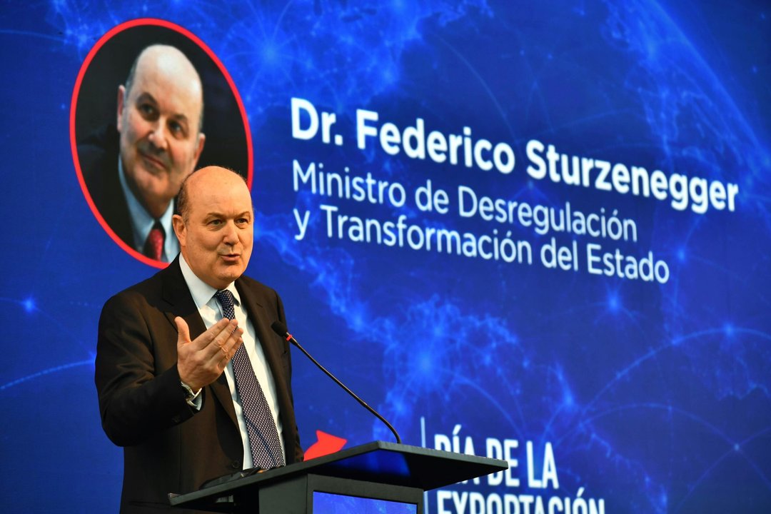Federico Sturzenegger durante un acto oficial