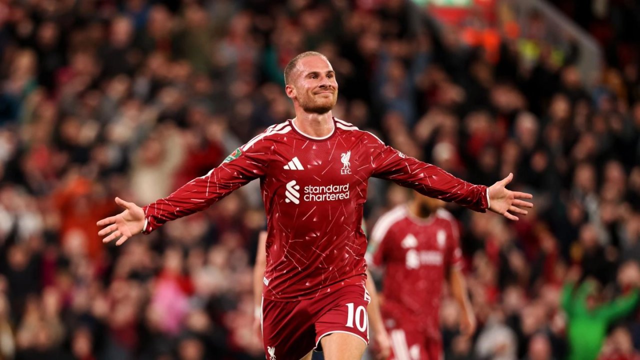 Liverpool eliminó al Tottenham con un gol y doblete de asistencias de Mac Allister