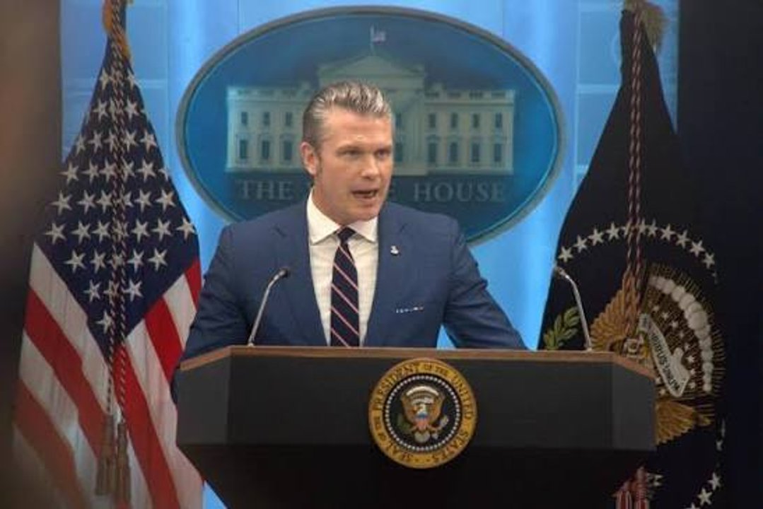 Legislador republicano presentó moción de destitución contra Hegseth por la guerra en Irán