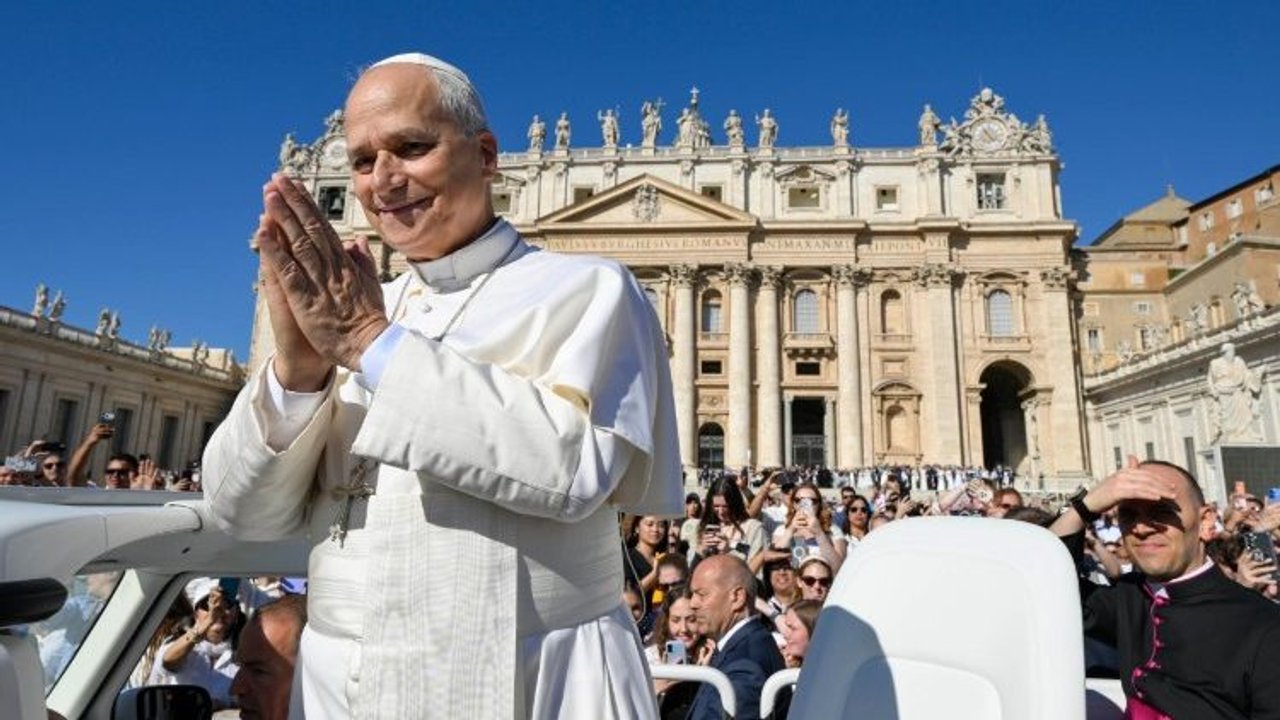 El papa León XIV durante una audiencia en el Vaticano