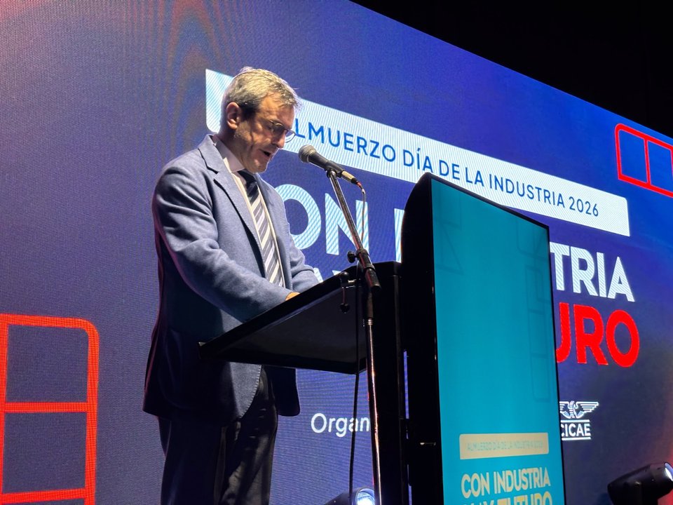 La UIA pidió consolidar “un puente” y volvió a insistir en la carga tributaria de las empresas