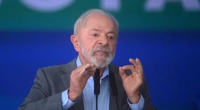 Lula anuncia reducción de impuestos a combustibles y subsidio extra al diésel a 16 días del balotage