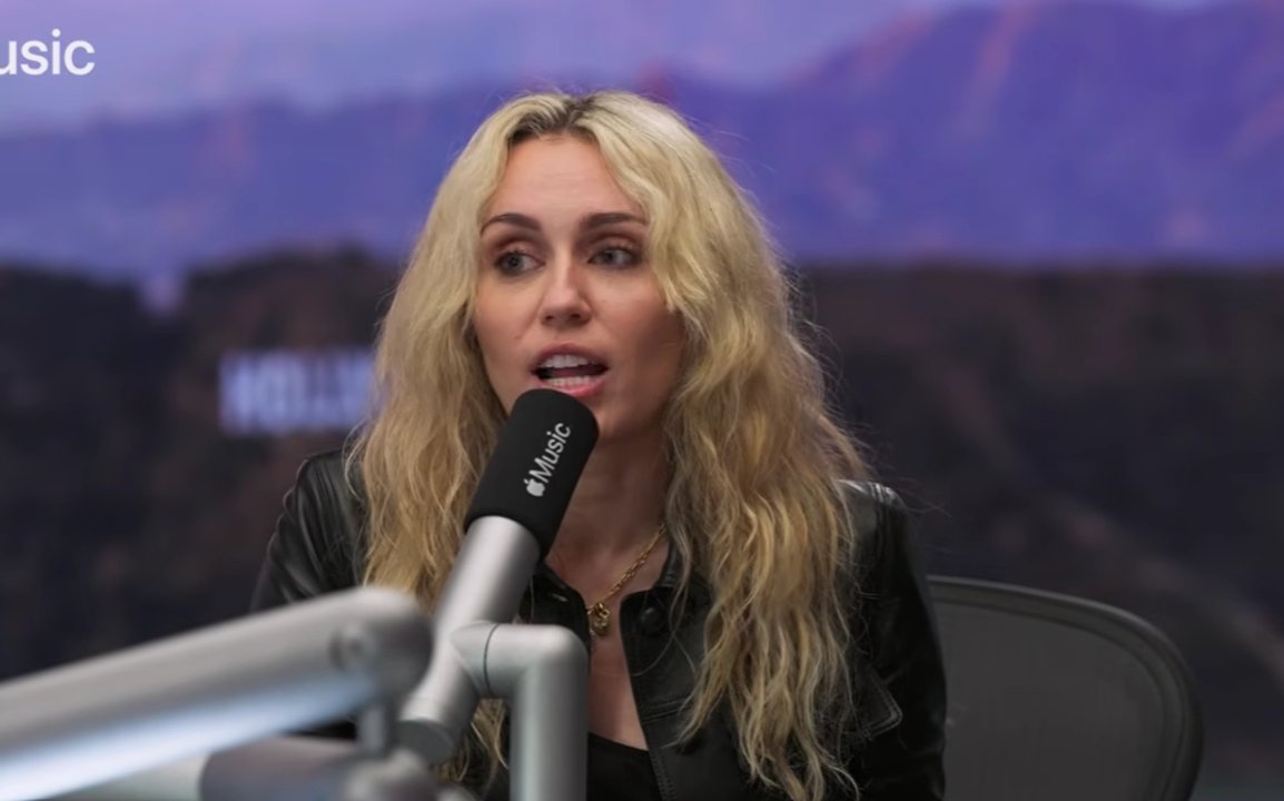 Miley Cyrus recordó su última conversación con Dolly Parton