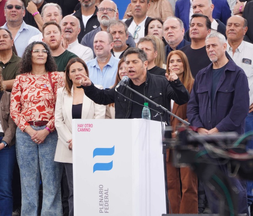 Kicillof encabezó en Avellaneda el encuentro nacional del MDF: “Vengo a invitarlos a empezar una historia nueva, distinta y mejor”