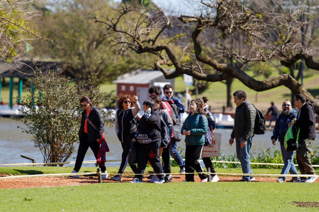 La primavera llegó a la Ciudad de Buenos Aires con una jornada agradable pero muy ventosa
