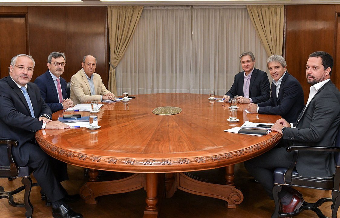 En medio de la caída de la industria, el Gobierno se reunió con las autoridades de la UIA