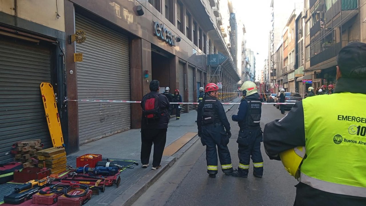 Derrumbe en un departamento de seguridad de Edesur: cuatro heridos