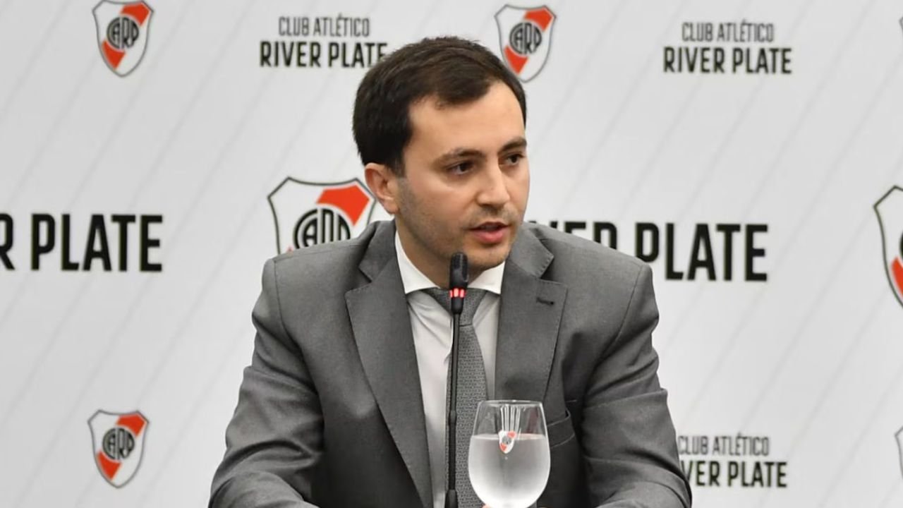 Di Carlo: "La AFA pertenece a los clubes, no a una sola persona"