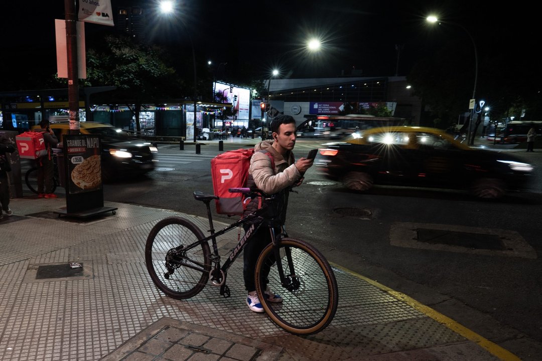 Los ingresos en la Ciudad cayeron frente a la inflación y el empleo informal fue el más golpeado