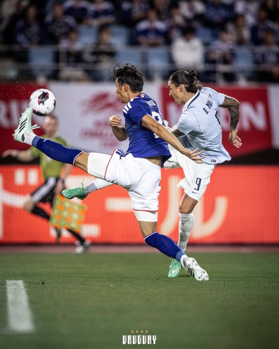 Diego Forlán perdió ante Japón en su debut como técnico de Uruguay