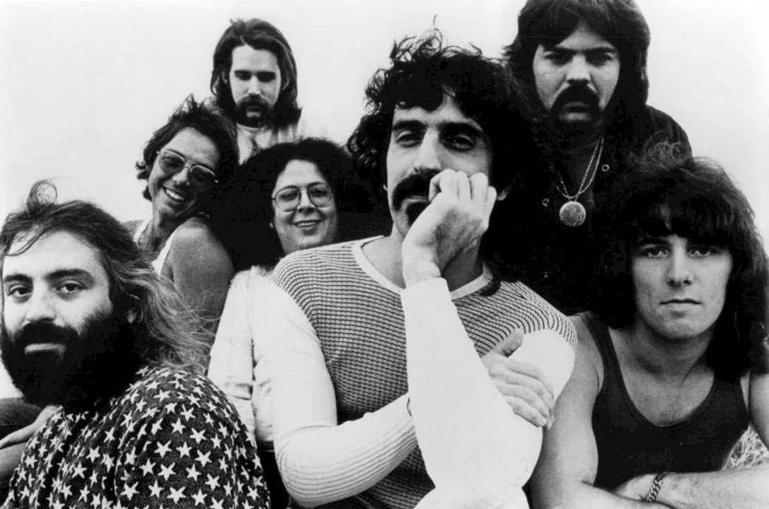 Frank Zappa y The Mothers of Invention, arte del álbum Freak Out!