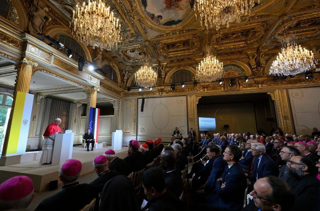 El costo del viaje papal ponía en aprietos a la Iglesia de Francia
