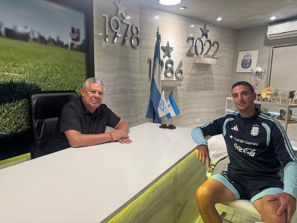 Scaloni y Tapia inician negociaciones para extender su contrato con la selección argentina