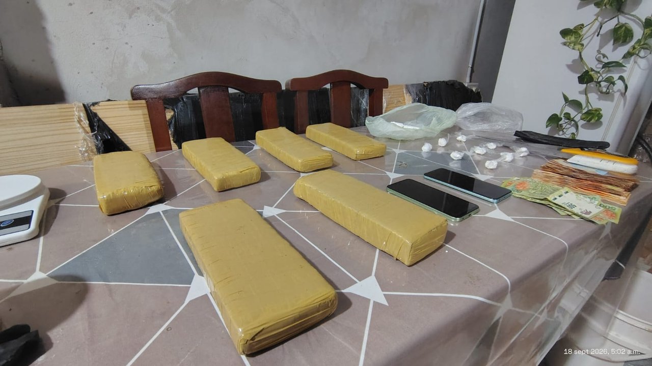 Detienen a cinco personas y secuestran cocaína y casi 20 kilos de marihuana tras operativos en Ciudad Oculta