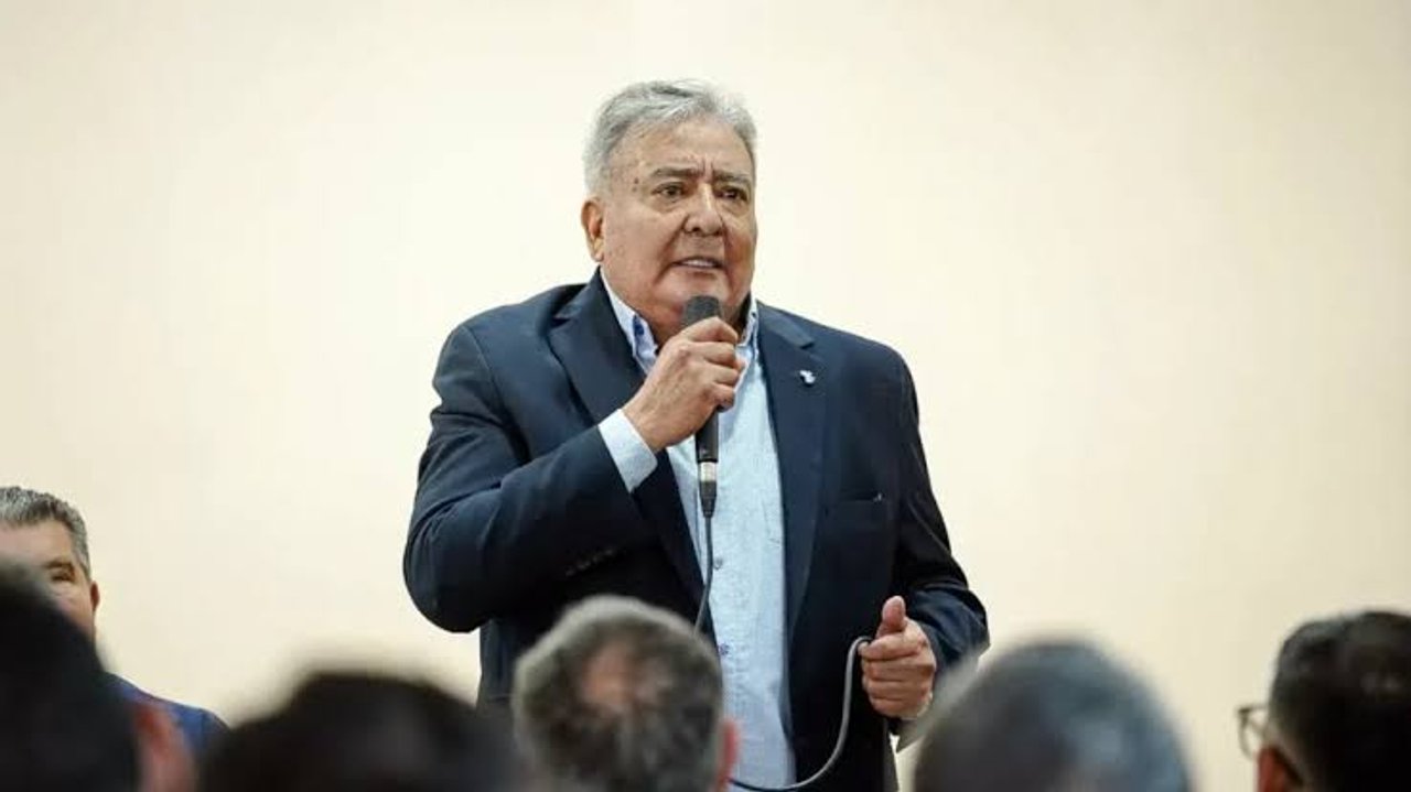 Mercantiles del oeste defienden la plena vigencia del Día del Empleado de Comercio
