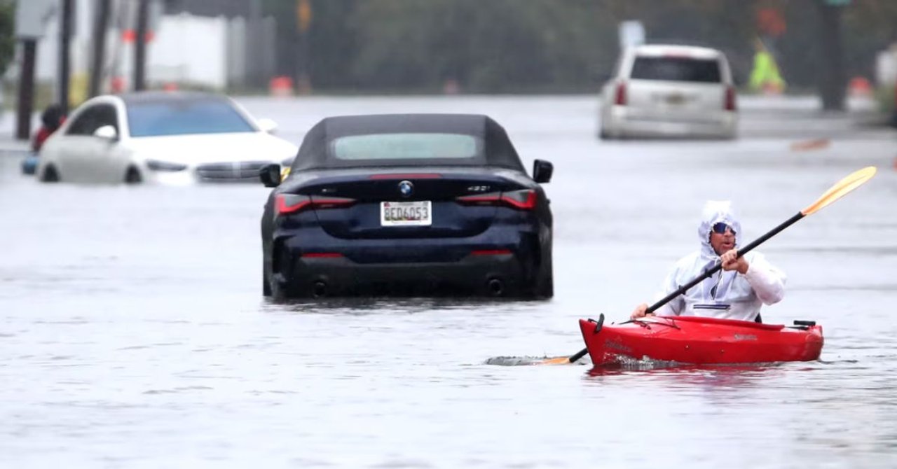 Un muerto, inundaciones y más de 130.000 usuarios sin luz por un fuerte temporal en Estados Unidos