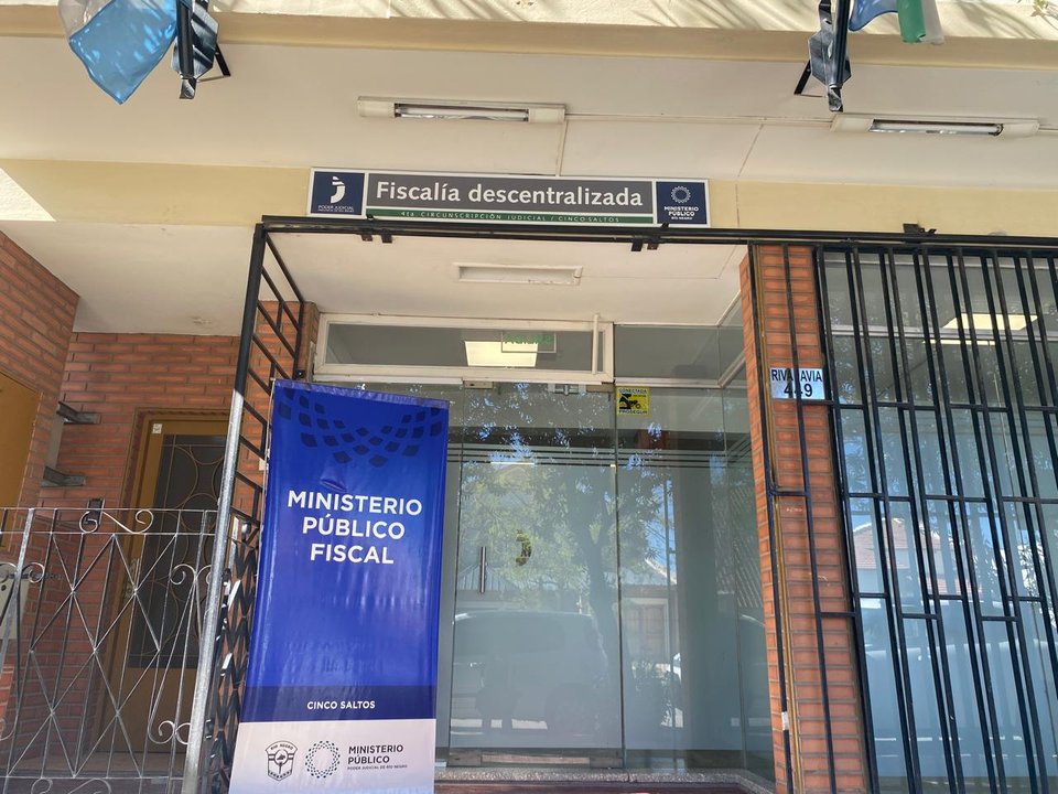 Dictaron la prisión preventiva para un hombre por agredir con un hacha a su exmujer en Río Negro