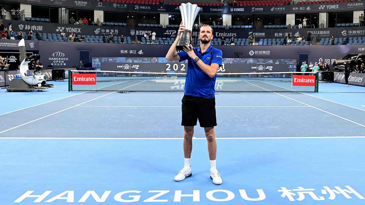 Medvedev se quedó con el ATP 250 de Hangzhou al vencer a Rublev
