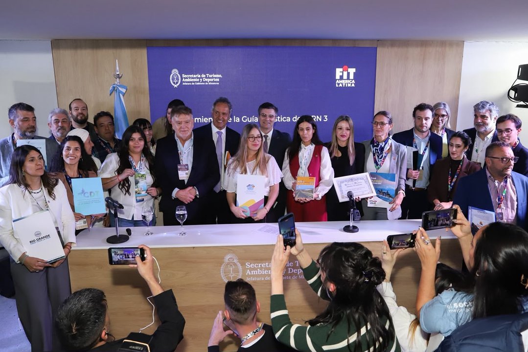 El ACA presentó la nueva Guía de la Ruta 3 en la FIT para revalorizar el corredor federal