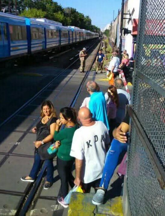 Flores: una mujer falleció tras ser arrollada por una formación del Tren Sarmiento