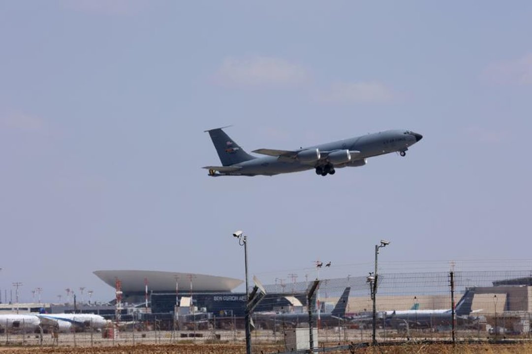Avión de la aerolínea EasyJet en pista