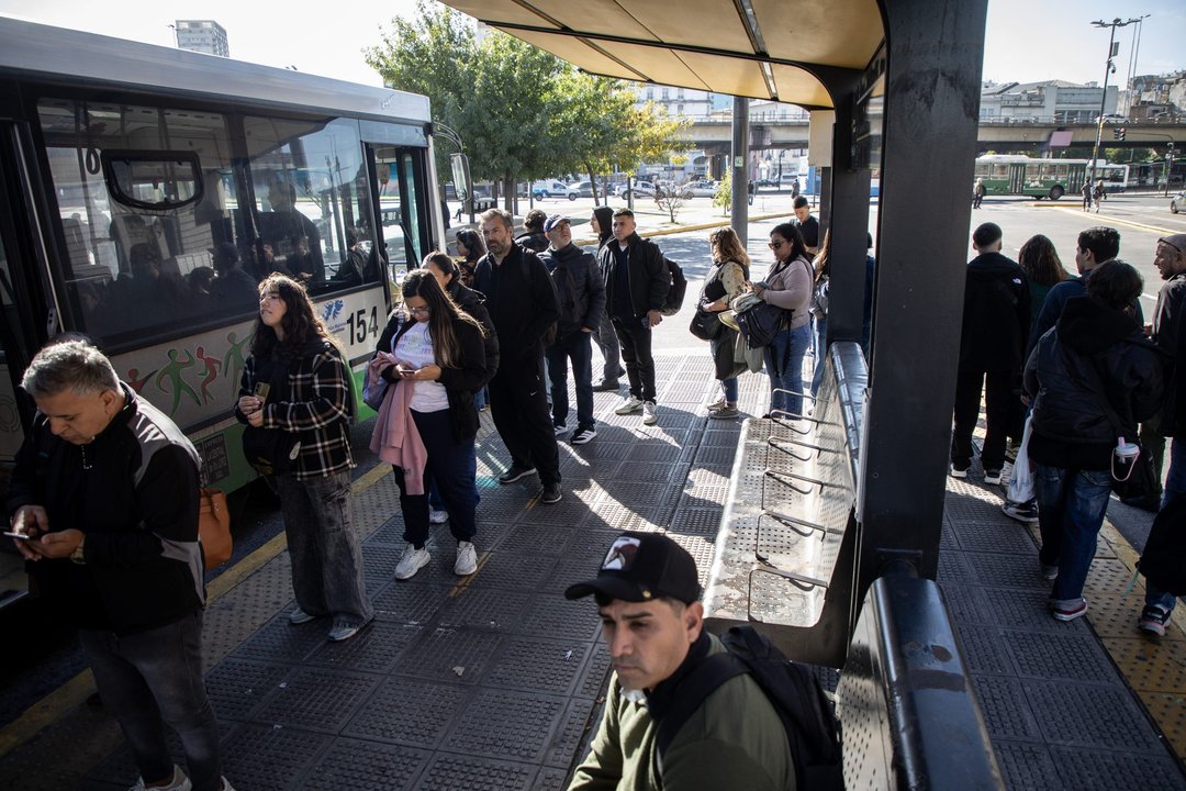 Aumento en el transporte público y peajes en el AMBA